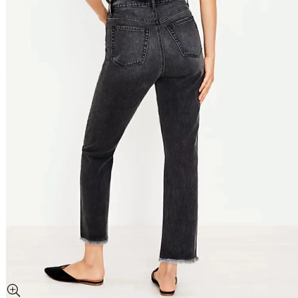 LOFT- THE STRAIGHT CROP Black Wash Semi Distressed Raw Hem Jeans, Size 12/ 31